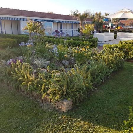 Bed And Breakfast Bagno Venezia Marina Di Carrara Exterior photo