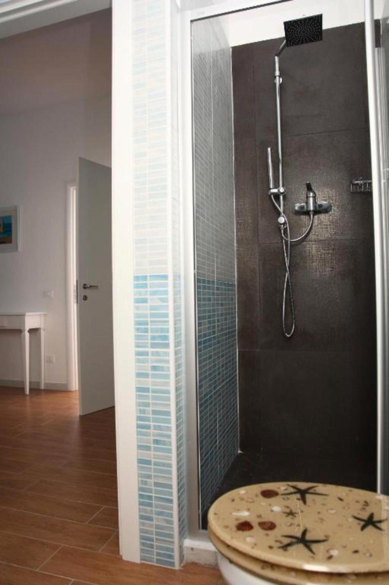 Bed And Breakfast Bagno Venezia Marina Di Carrara Exterior photo